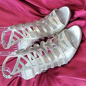 VINCE CAMUTO size 10 NEW rhinestone & gold Patinka heeled sandal in GOLD…